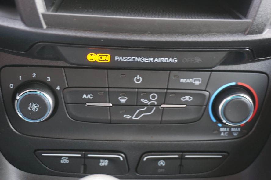 Ford TOURNEO CONNECT AMBIENTE
