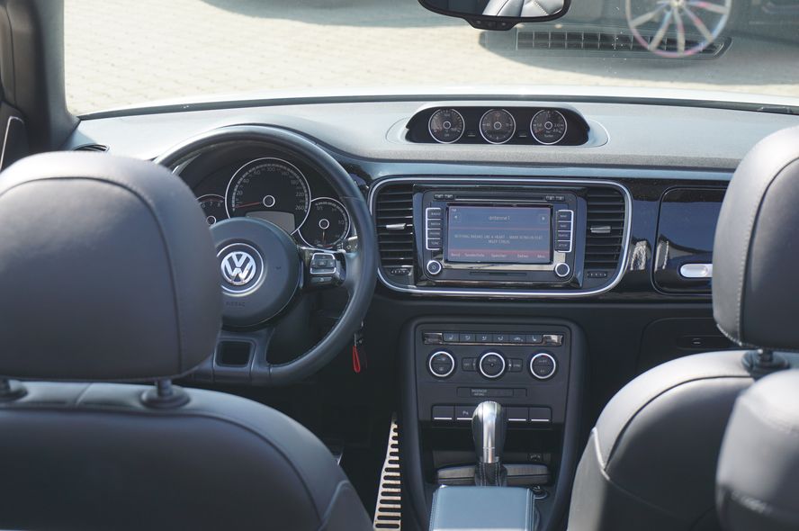 Volkswagen BEETLE CABRIOLET EXCLUSIVE SPORT