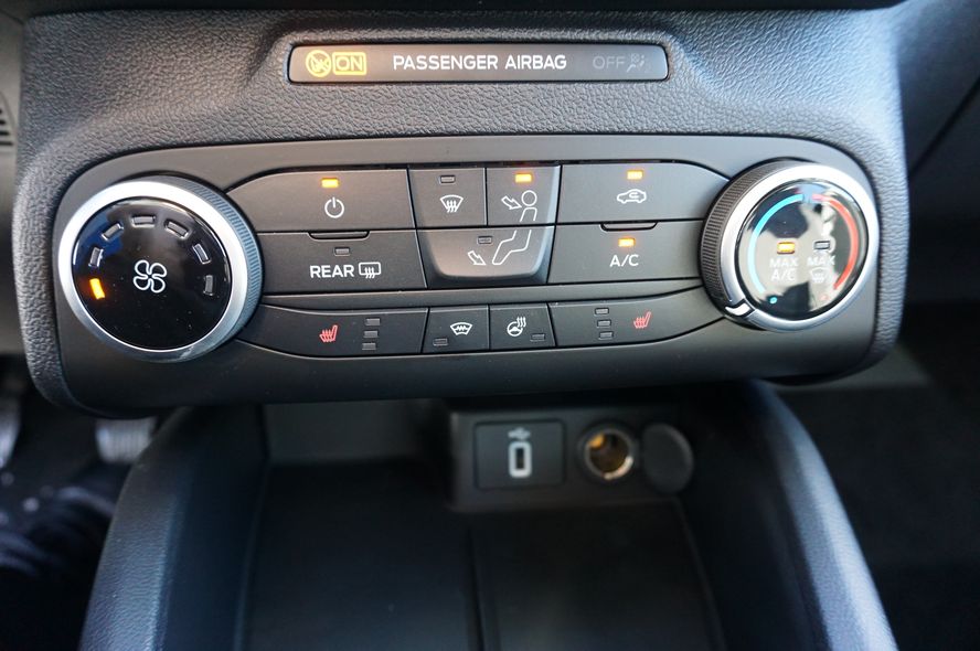 Ford Focus Titanium Edition